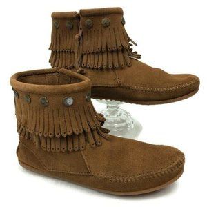 Minnetonka Women's 8.5 Moccasin Brown Suede Metal Studs Fringe Side Zip Bootie